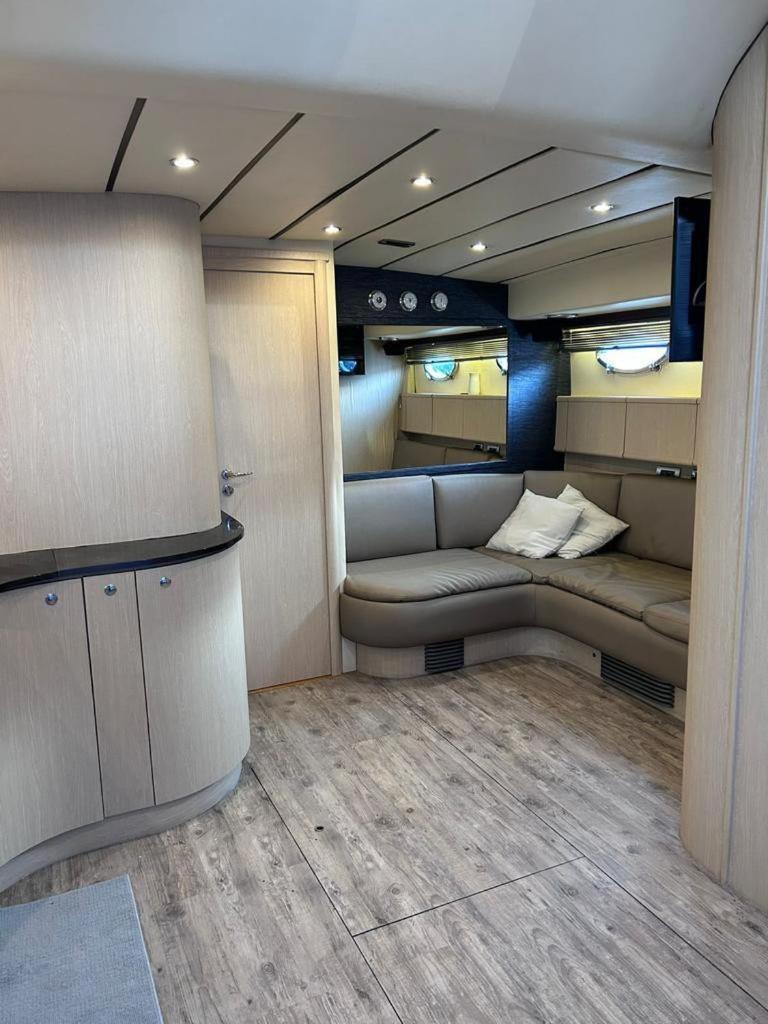 Urus - Live The Experience Bateau-hôtel