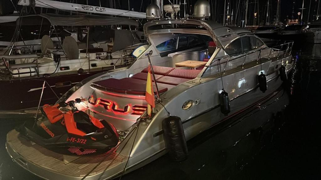 Urus - Live The Experience Bateau-hôtel *